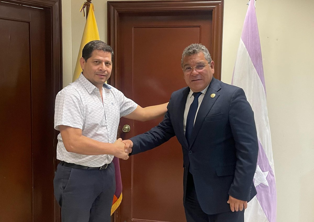 Mitigar los efectos del fenómeno El Niño y la situación de las diferentes cadenas agroproductivas son los temas tratados con Danilo Palacios. Realizamos una transición ordenada en <a href="/AgriculturaEc/">Agricultura, Ganadería y Pesca Ecuador 🇪🇨</a>.
Ponemos en conocimiento nuestros logros y ejes de trabajo a las nuevas autoridades.