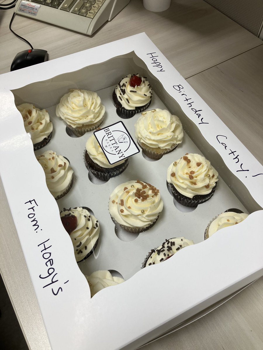 HFS1948's tweet image. November is a busy month at Hoegy’s! Happy Birthday Cathy! 🥳 🎈