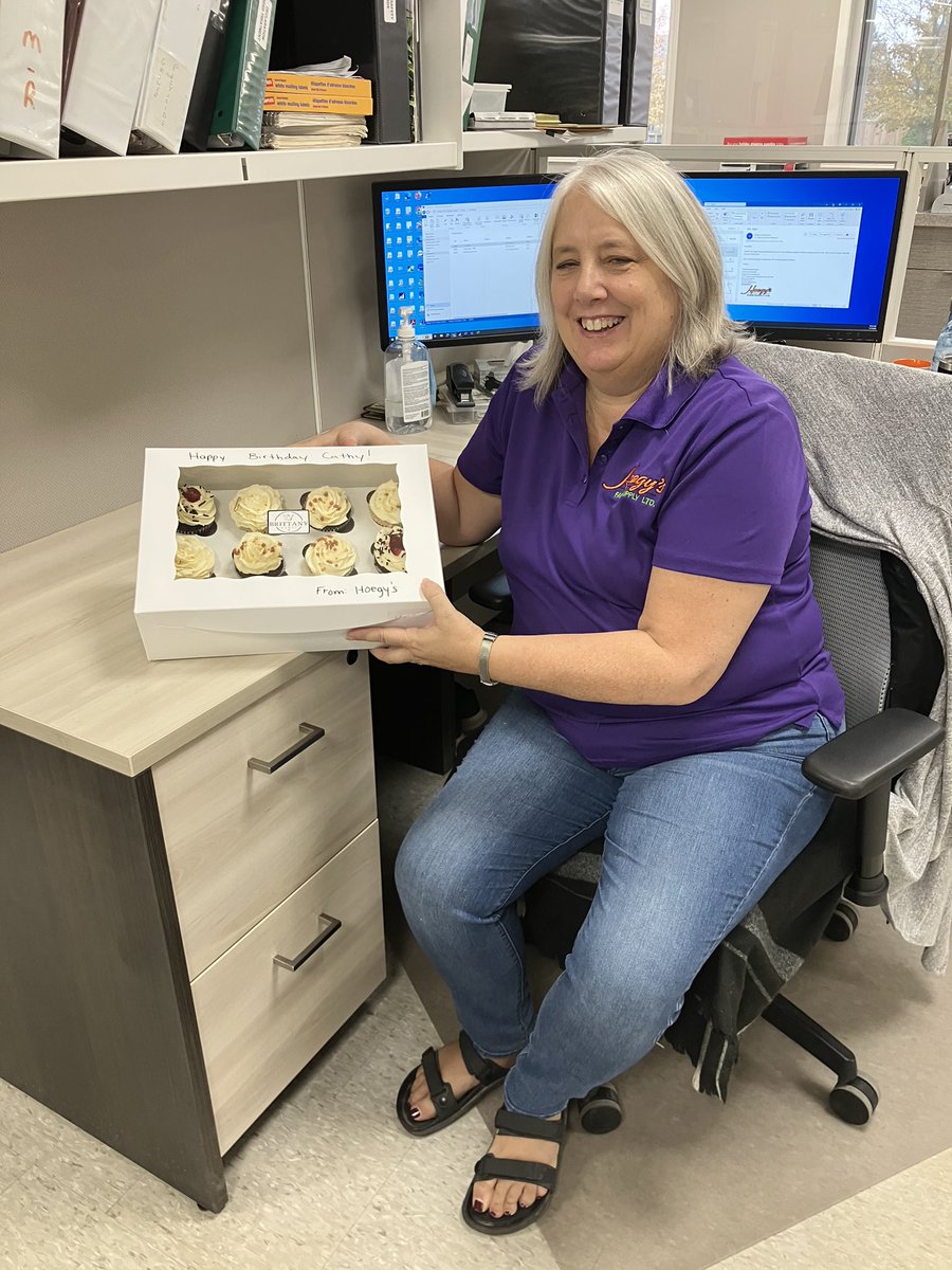 HFS1948's tweet image. November is a busy month at Hoegy’s! Happy Birthday Cathy! 🥳 🎈
