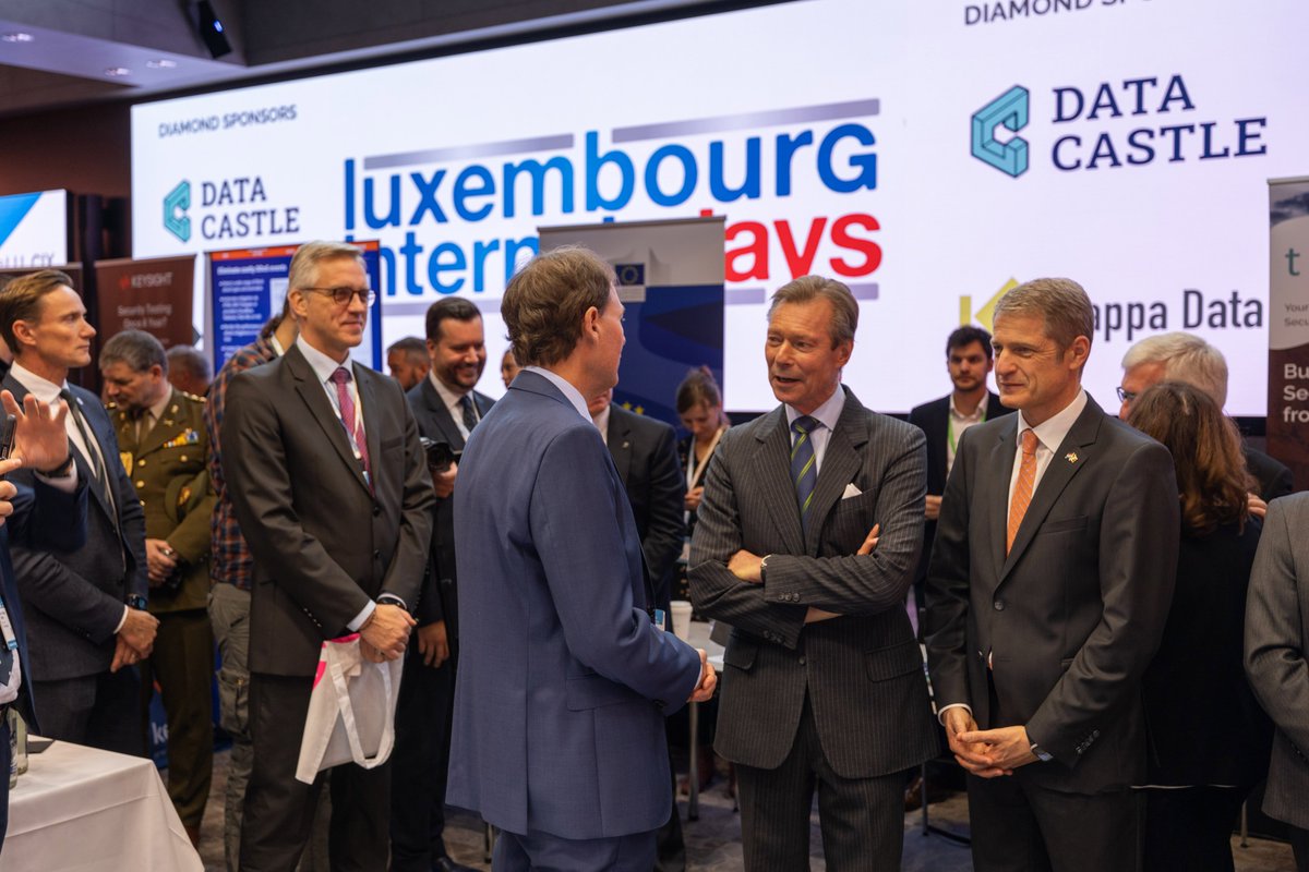 CourGrandDucale's tweet photo. S.A.R. le Grand-Duc a participé, ce lundi @ccluxembourg, à la 10e édition des #LuxembourgInternetDays #LID2023 sur le thème de la #cybersecurite. À cette occasion, S.A.R. a lancé #LuxChat, la nouvelle messagerie instantanée 🇱🇺 sécurisée & sans monétisation des données.©MGD/C.Maia https://t.co/k5KcNBBUt0