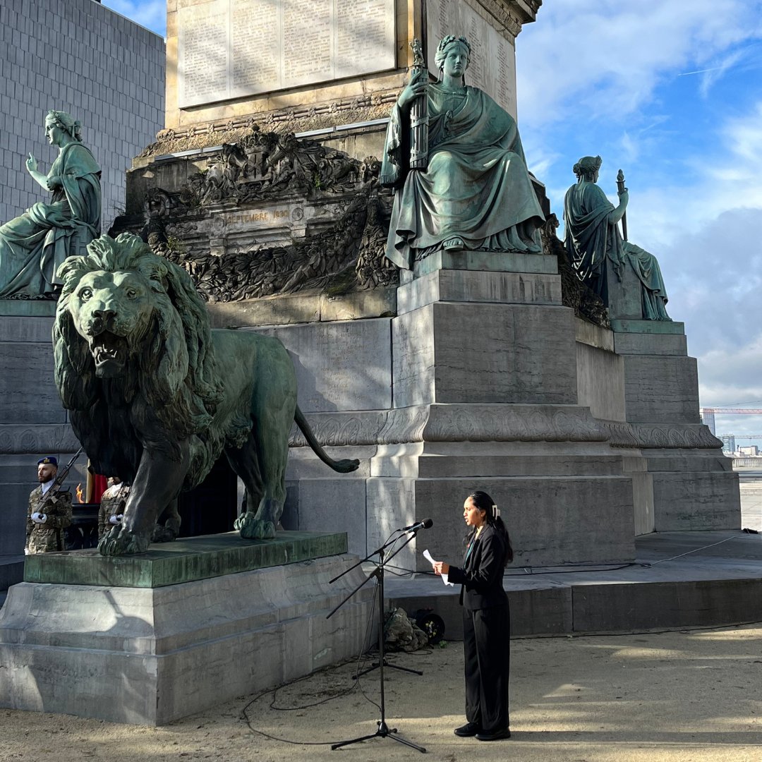 BSB student presidents and our Poet Laureate paid their respects at the Brussels Remembrance Day ceremony today, laying a wreath and reciting a moving poem. BSB honours those who've gone before us &amp; strives for a peaceful future. #ArmisticeDay #RemembranceDay #internationalschool