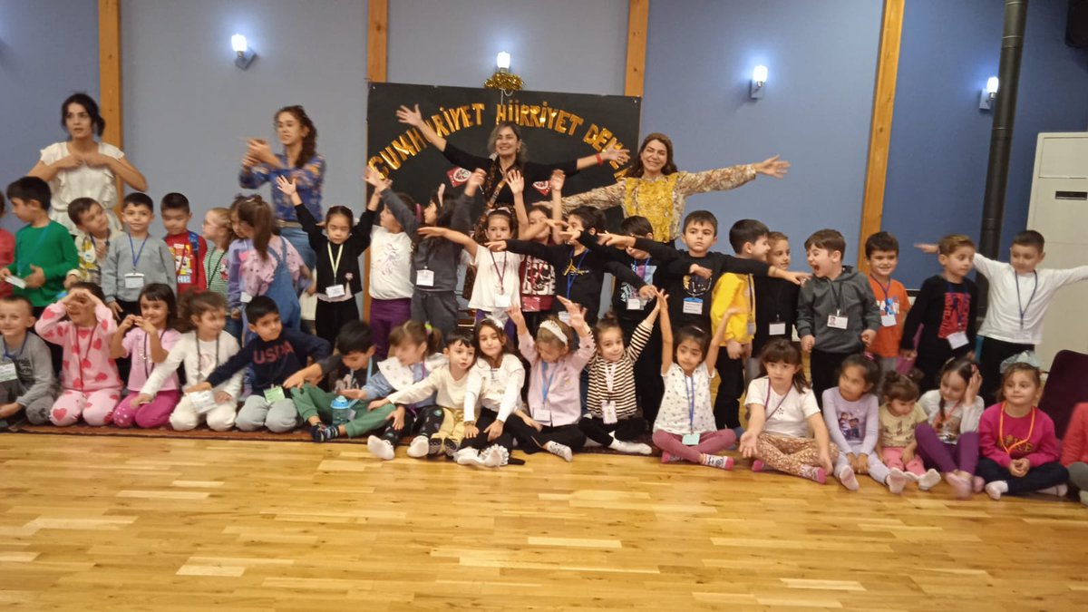 istmemmasal's tweet photo. Çocuklar, söylersek öğrenir, anlatırsak hisseder, oynarsak unutmazlar 💫 
Bugün de Çekmeköy Anaokulu'nun 6 tane sınıfıyla  masal diyarında dolaştık.
@tcmeb @Yusuf__Tekin @MucahitYentur @DilekMaden11 @istanbulilmem @ist_arge https://t.co/V9REWrt81V