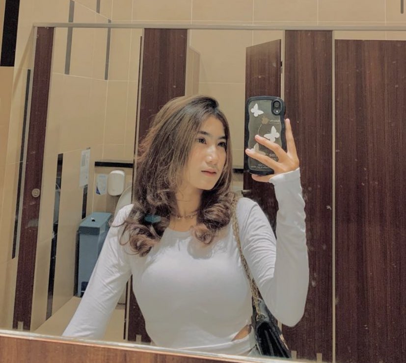 cece_yuli's tweet photo. hallo ka , aku masih sty vicies or beo yah 081368978715 #vcs #VCS #lokercot #vcsbugill #vcsgratis #vcsreal #vcstrusted #vcshijab
#bandung #bandungreal #bandungcod #codbandung #semarangcod #jogjacod #solocod https://t.co/cXD6tGuJxu