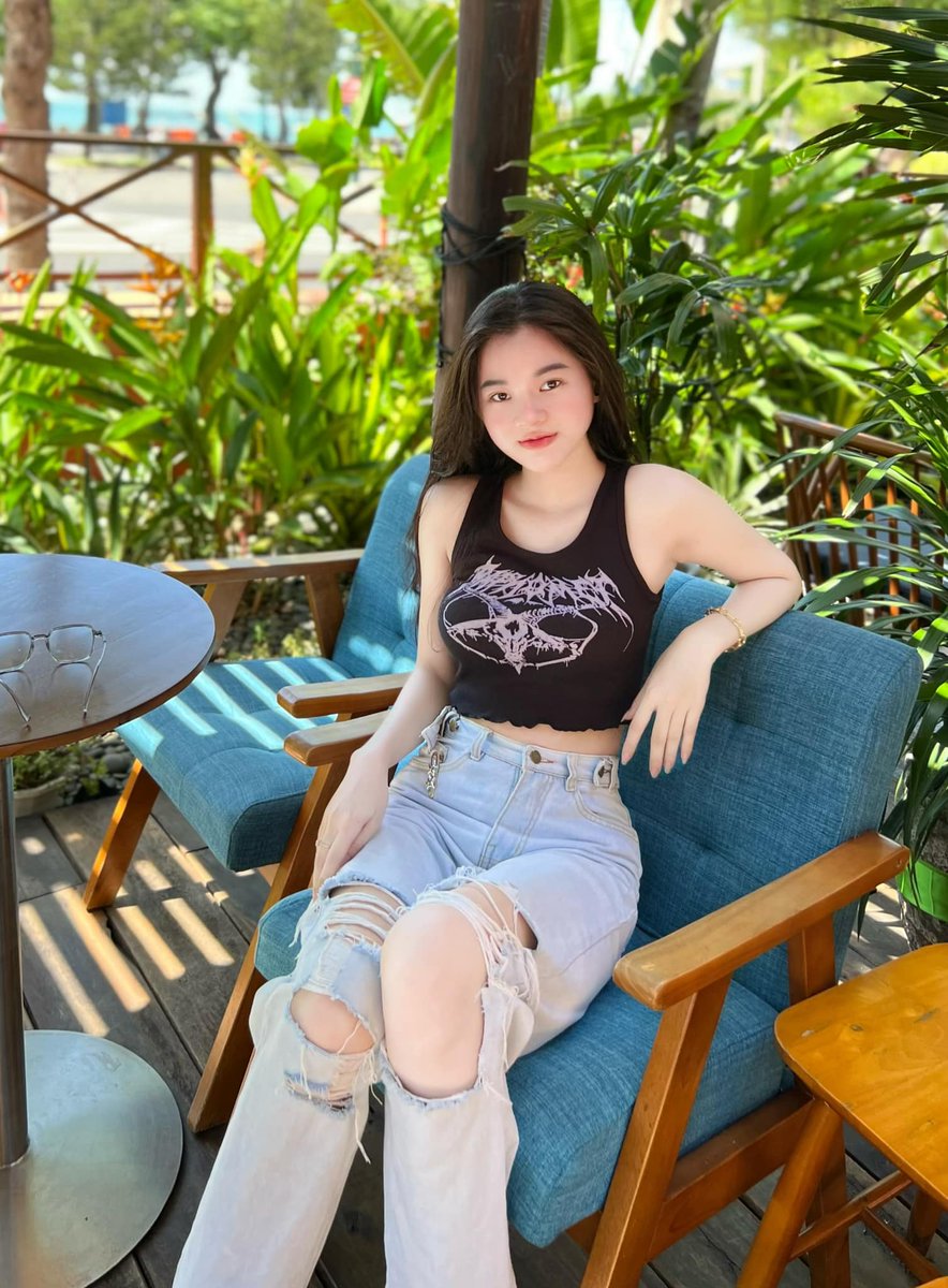 TheGirlXinh's tweet photo. Vẻ đẹp tinh tế, tỏa sáng như ánh nắng ban mai. #GáiXinh #NétĐẹpTựNhiên #TựTinTựNhiên #SimplicityInBeauty #NaturalElegance https://t.co/MKK7TXMDyl