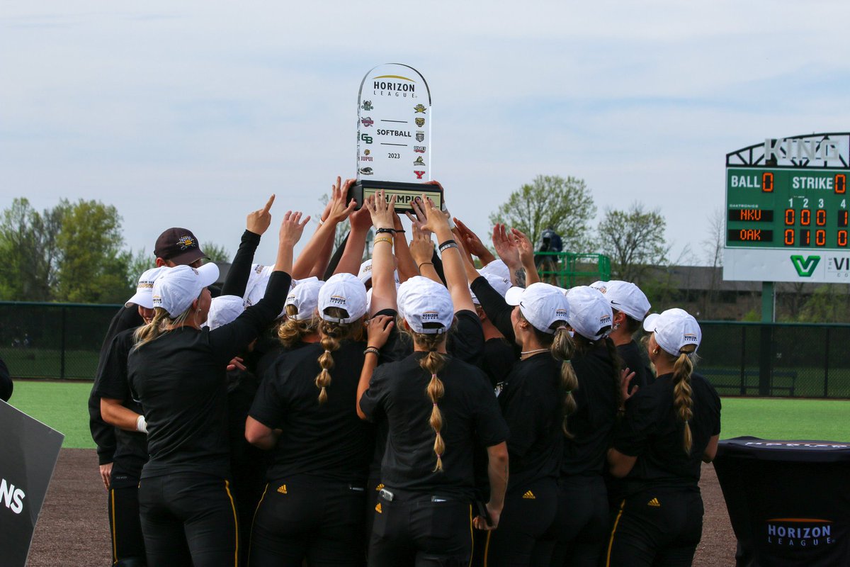 Want to be a part of this?👇 🏆😍Come train with the Horizon League champs and improve your skills DECEMBER 2 at our skills camps! #NORSEUP 

camps.jumpforward.com/kathryngleason…