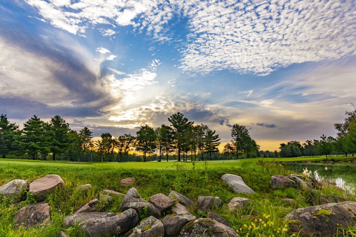 RTJ2GolfDesign's tweet photo. To no surprise, @SentryWorld has been honored again! This time by @GolfDigest on their Best in the State of Wisconsin list.
As a premier golf destination in Wisconsin, this golfer’s paradise is one you cannot miss.
#RTJII #SentryWorld #GolfBeauty https://t.co/8UBIsxG9E7