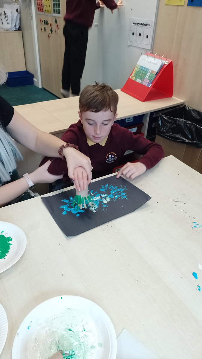 YsgolPenCoch's tweet photo. Otters class have been busy with fireworks crafts this week. #ottersclass #ysgolpencoch #fireworks #crafts https://t.co/VKWtg4JiWI