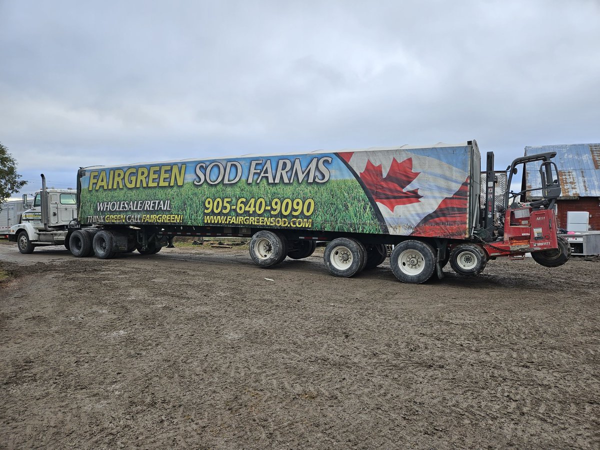 Thank you <a href="/FairgreenSod/">Fairgreen Sod Farms</a> for the sunflowers and <a href="/JasonTait3/">Jason Tait</a> for the clean sample from your  <a href="/JohnDeere/">John Deere USA</a> S760 , it will make some quality birdseed <a href="/Penny_Farms/">Penny Farms</a>