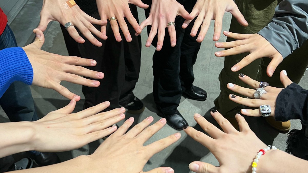iksanpjw's tweet photo. One year ago today, TREASURE transforms as a 10 member group. 🩵 #트레저 https://t.co/FCbBQeu4ht