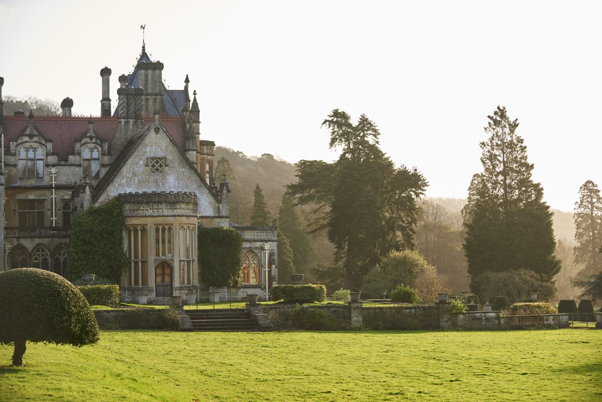 Our next #Visuallyimpaired walk takes place this Friday &amp; can be booked by phoning 01275461900 🍂

Learn about the fascinating history of #TyntesfieldEstate &amp; use your senses to engage with nature on this intimate &amp; interactive tour.

📸 National Trust Images/Trevor Ray Hart