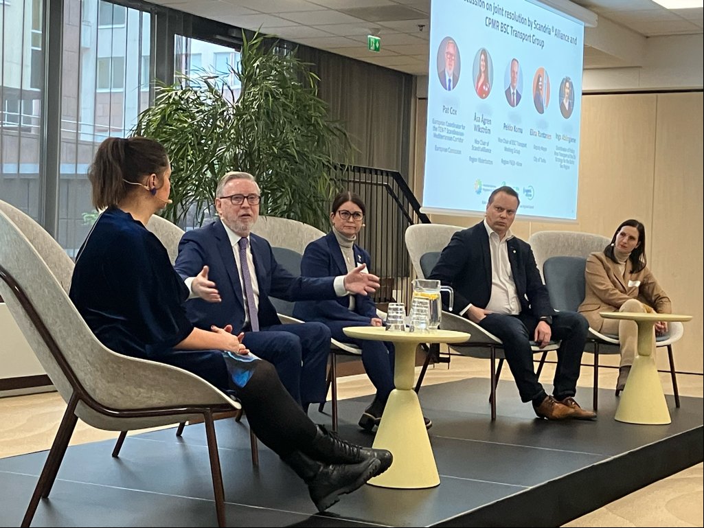 Corridor coordinator Pat Cox in 🇫🇮 - #TEN_T priorities:

✅changed geopolitical context - Minister <a href="/LuluRanne/">Lulu Ranne</a>
✅ @TunninJunaOne-Hour Rail project - Mayor of Turku <a href="/minnaarve/">Minna Arve</a>
✅Future of transport in Baltic Sea Region - <a href="/ScandriaAll/">Scandria®Alliance</a> <a href="/CPMR_BSC/">CPMR Baltic Sea Commission</a> conference