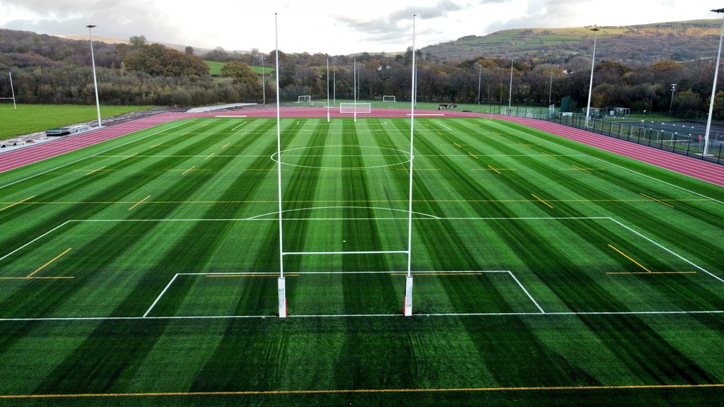 YsgolDyffrynAman PE tweet media