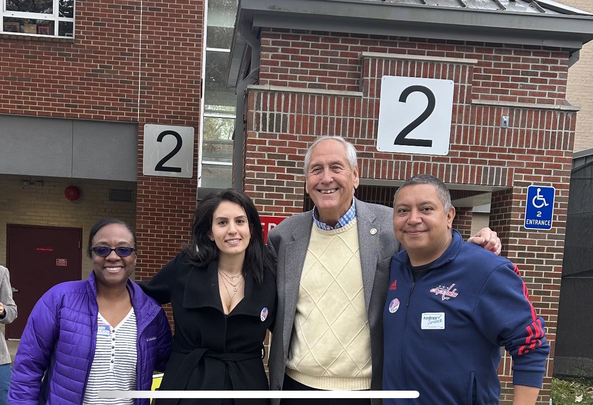 Great to run into @SenDaveMarsden, @Ricardy4Mason and @danahbarakat at the polls. Go vote!