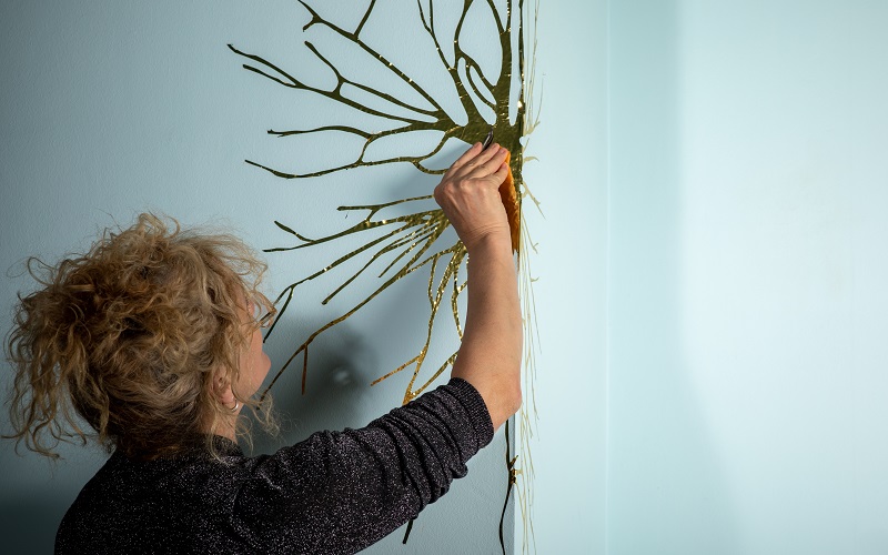 Photographer Stefan Stefanou joined <a href="/acattrell/">Annie Cattrell</a> in the studio as she continues work on 'Mirror' and 'Everything is Connected' - two of the major art commissions that she is making for #256GraysInnRoad, our world-class translational #neuroscience centre bit.ly/47jwVWm