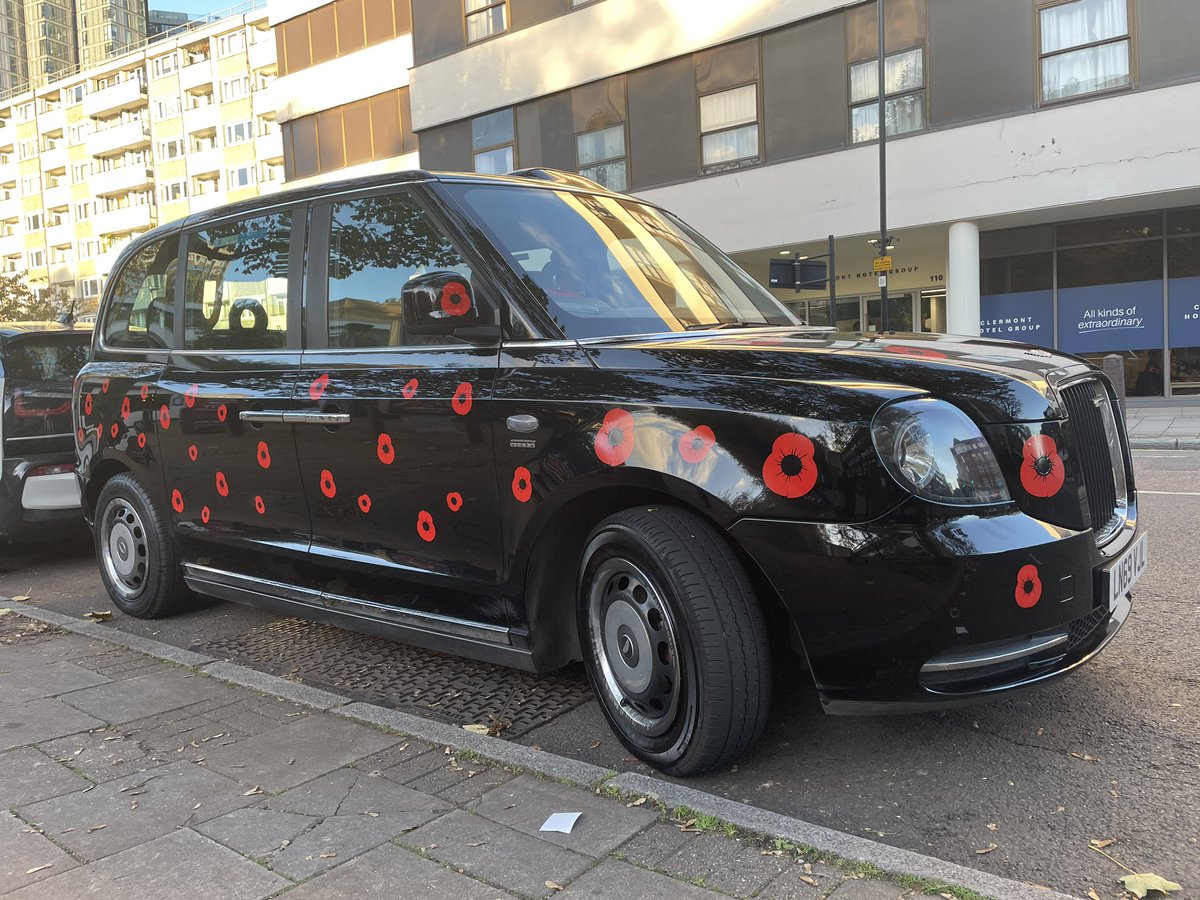 My cab is ready for Remembrance Sunday. #LestWeForget #RemembranceSunday <a href="/PoppyCabs/">Poppy Cabs</a> <a href="/londontaxi_pr/">LondonTaxiPR</a> <a href="/TaxiCharity/">Taxi Charity</a>
