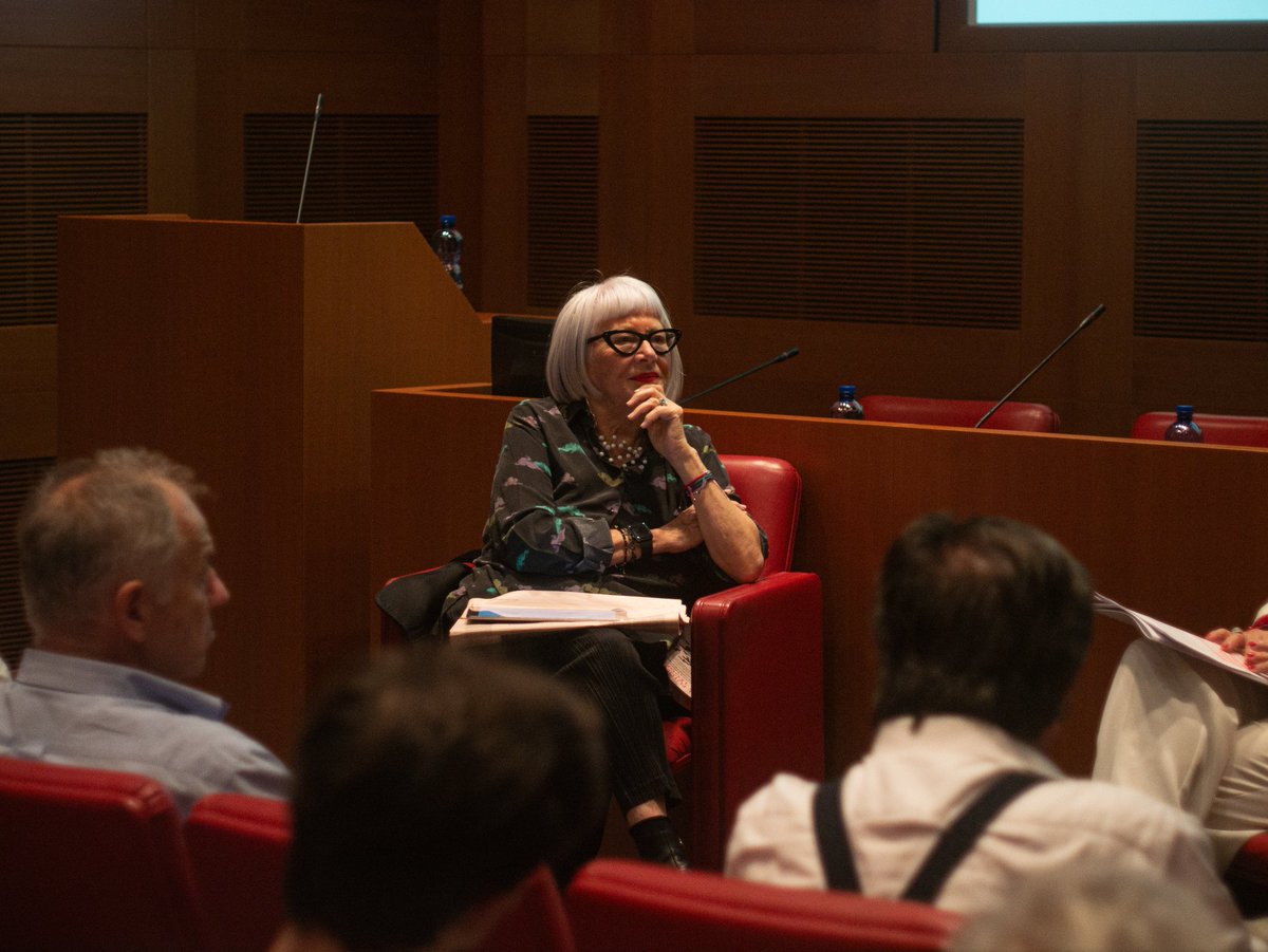 "La #Democrazia è una face-to-face society? Dall’agorà ai social media, il fascino indiscreto di un’utopia" 🌱
Con Lella Mazzoli e <a href="/FlaviaFrisone/">Flavia Frisone 🎓 Storia greca</a>
Leggi 𝗽𝗿𝗼𝗴𝗿𝗮𝗺𝗺𝗮 e 𝗺𝗮𝗻𝗶𝗳𝗲𝘀𝘁𝗼 su festivaldellefilosofie.it