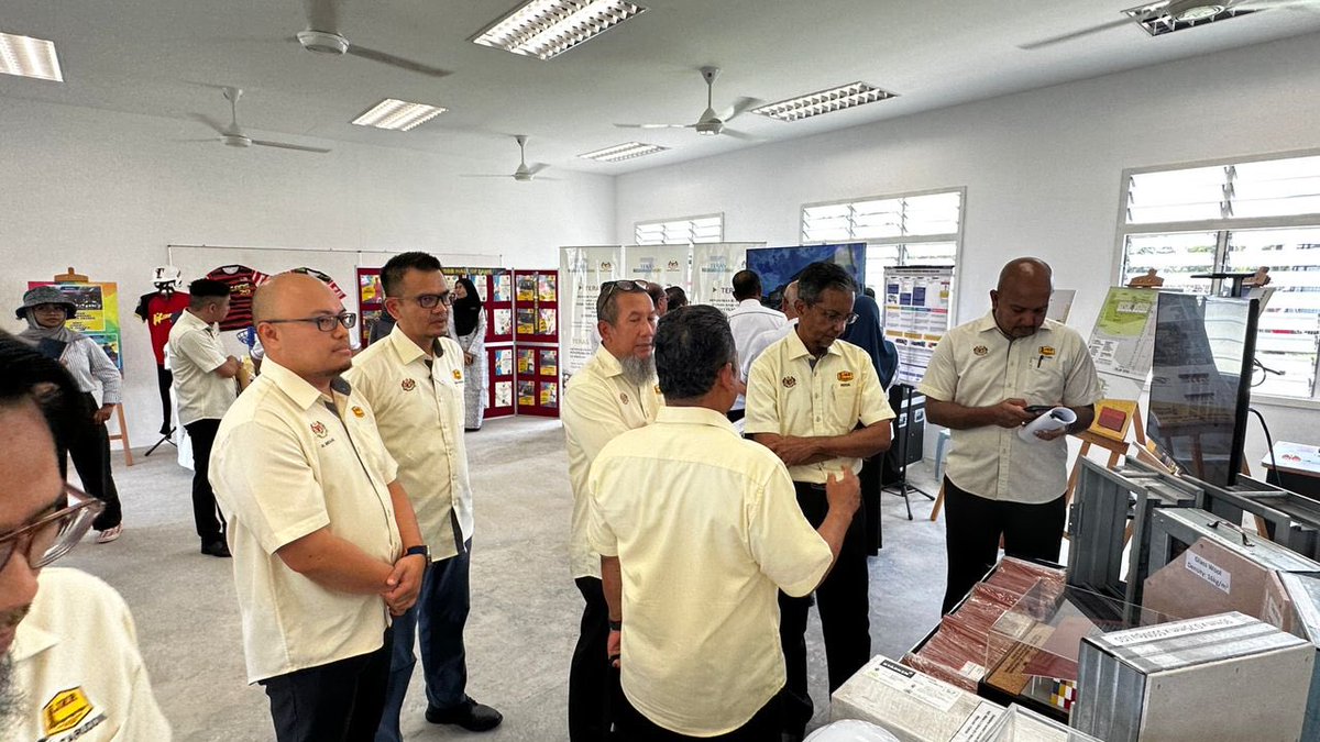 Majlis penyerahan dan Perasmian Projek Rintis Bangunan Daif di Sekolah Kebangsaan Bandar Baru Bangi telah dirasmikan YAB Perdana Menteri, Dato’ Seri Anwar Bin Ibrahim. Arkitek Penguasa Ar. Wan Mohammad Norshah bin Abdul Satar &amp; pasukan projek turut hadir ke majlis tersebut.