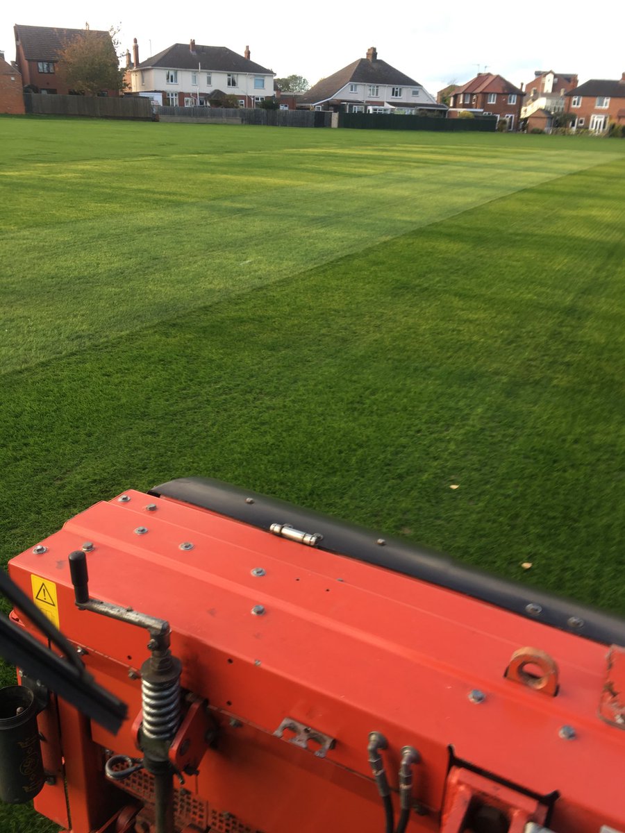 And so it begins , we might have had a lot of rain, but the profile is still hard at 200mm deep ⁦@lincscga⁩ ⁦@WiedenmannUK⁩ ⁦@SleafordCC⁩