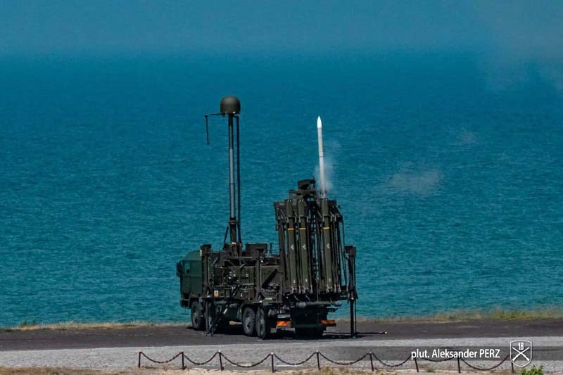 Polska_Zbrojna's tweet photo. PGZ_pl zakupiła od @MBDA_UK części oraz niezbędne technologie i wiedzę do produkcji pocisków CAMM-ER i wyrzutni #iLauncher
@MON @SztabGenWP @PGZ_pl
https://t.co/Lp3jgae3J2 https://t.co/ZcFrxsxc19