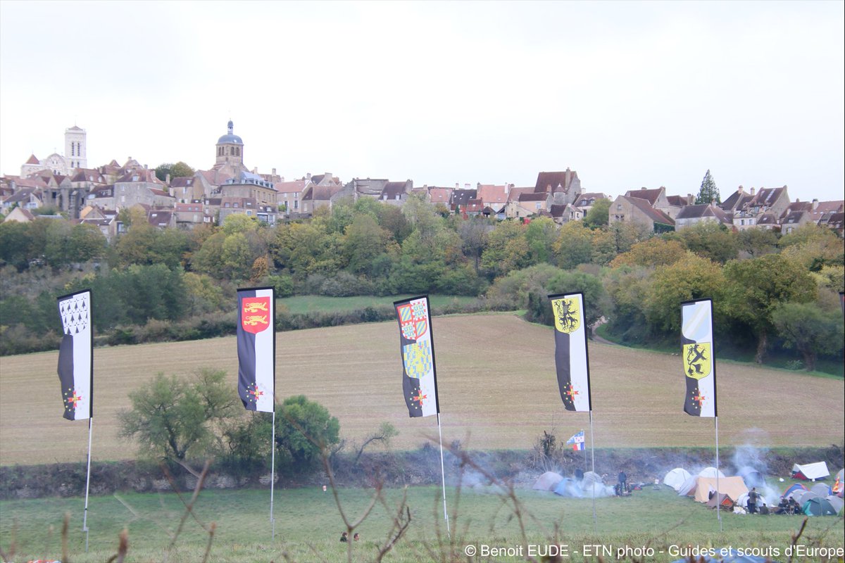 Merci à Hubert de Boisredon, dirigeant d’Armor Group, pour son intervention devant nos 2000 routiers et sa vision de notre belle jeunesse ! 

fr.aleteia.org/2023/11/06/ces…

#toussaint #vezelay2023 #route #AGSE #GuidesetScoutsDEurope #scouts #engagement #jeunesse #Aleteia #Armor Group