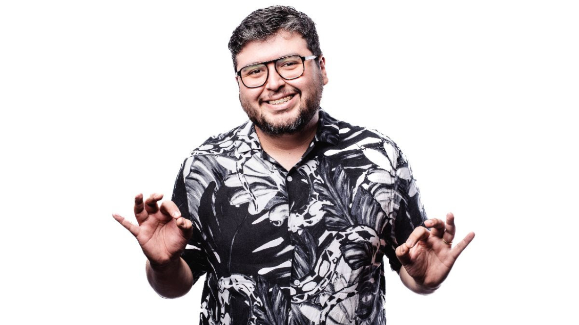 Cooperativa's tweet photo. Luis Slimming anuncia gira por Chile: ¿Dónde y cuándo se presenta? #CooperativaContigo 
https://t.co/OxIJLBMyV0 https://t.co/BZE9RrWsfd