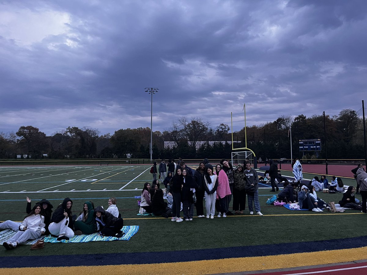 Senior Sunrise!!!  Hurry up class of 2024. It’s not too late. Jayhawk Spirit!! @JerichoUFSD <a href="/Ivysherman/">Ivy Sherman, Ed.D.</a> <a href="/HankGrishman/">Hank Grishman</a> <a href="/VicManuel99/">Victor Manuel</a> <a href="/CummingsJericho/">Brian Cummings</a> <a href="/MichealaFinlay/">Micheala Finlay, Ed.D.</a>