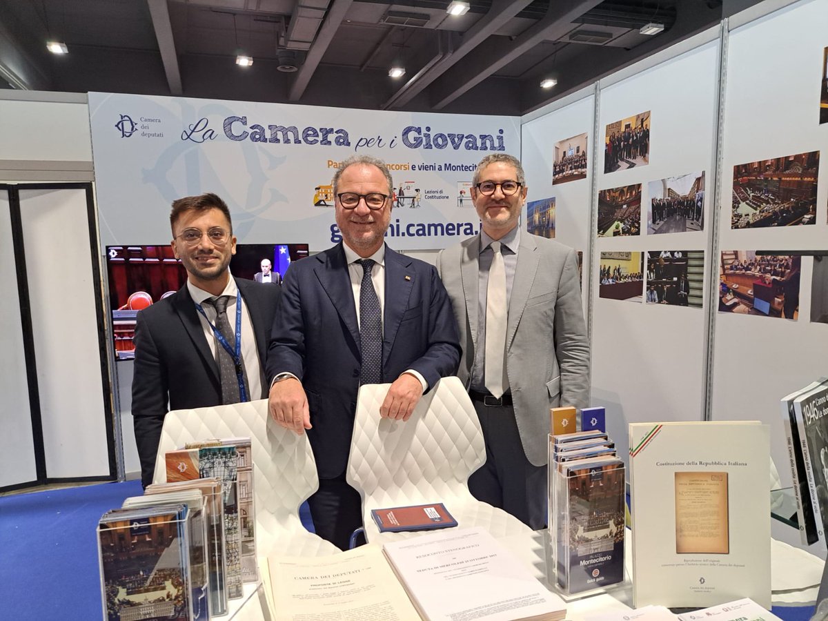 giorgiomule's tweet photo. Questa mattina ho inaugurato a #ExpoTraining lo stand della Camera dei deputati, in questa manifestazione che riunisce i settori dell’orientamento al lavoro, della formazione e dell’educazione. Insieme a me c’erano il vicepresidente del Senato, @giamma71 il ministro @MIsocialTW https://t.co/7c5QzY444l
