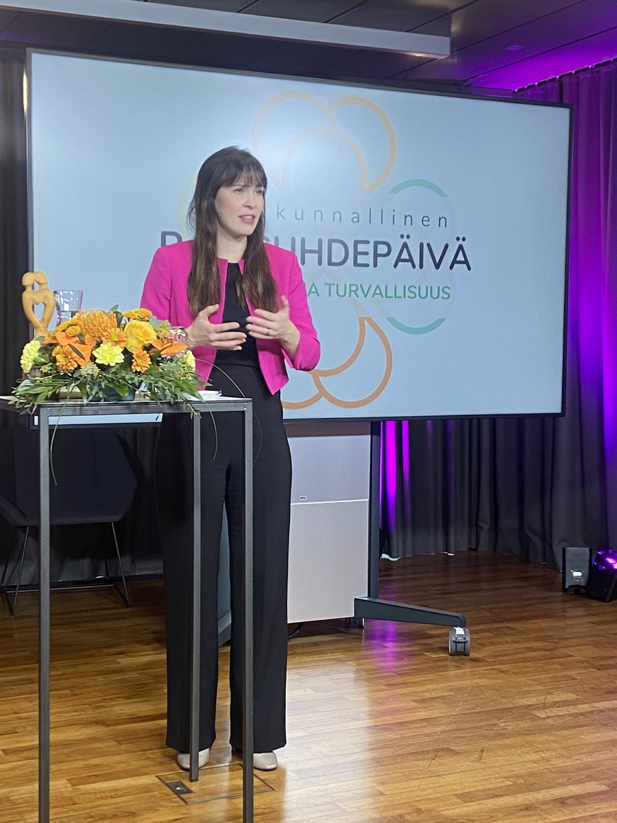 Marianne Heikkilä (@marttamanna) on Twitter photo Parisuhde ja turvallisuus teemana valtakunnallisilla <a href="/Kataja_ry/">Väestöliiton Parisuhdekeskus Kataja</a> Parisuhdepäivillä. <a href="/THLorg/">THL</a> johtava tutkija <a href="/TainaTuLa/">Taina Laajasalo</a> Miten lapsuudenajan haitalliset kokemukset näkyvät aikuisiän parisuhteessa? Kokemusasiantuntijana, vaikuttaja-kirjailija <a href="/MonaBling/">House</a> Transihmisten turvallisuudesta Parisuhde ja turvallisuus teemana valtakunnallisilla <a href="/Kataja_ry/">Väestöliiton Parisuhdekeskus Kataja</a> Parisuhdepäivillä. <a href="/THLorg/">THL</a> johtava tutkija <a href="/TainaTuLa/">Taina Laajasalo</a> Miten lapsuudenajan haitalliset kokemukset näkyvät aikuisiän parisuhteessa? Kokemusasiantuntijana, vaikuttaja-kirjailija <a href="/MonaBling/">House</a> Transihmisten turvallisuudesta