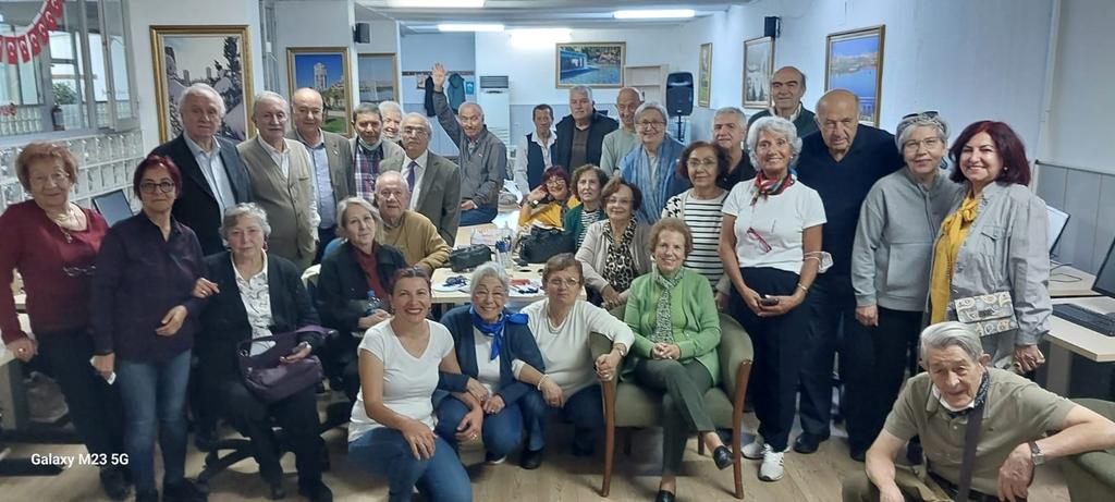 GlsnSezer1's tweet photo. @mansuryavas06 @YanmazOnder @abbbasin @ankarabbld  @mizrakesin @OnsoySEMA  @sevginazo #Salı #Ankara  #AnkaraBüyükşehirBelediyesi
 #MansurYavas Derslerimiz  verimli ve güzel geçiyor...🧿🧿🧿❤️ Muhteşem🫐🪻🍁🌟🪷Derslerimiz https://t.co/99mdgiGGjw