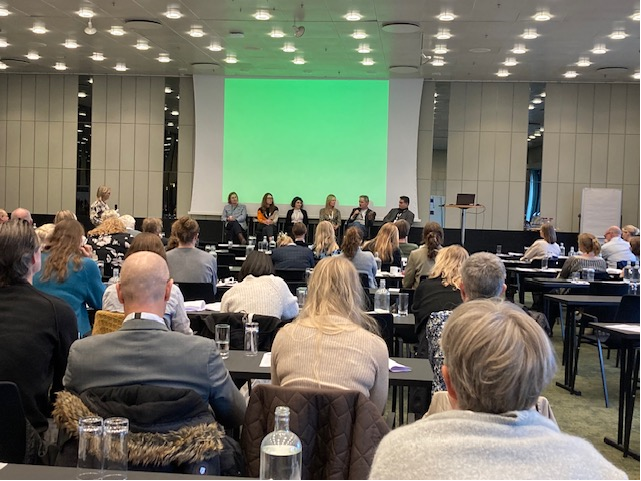What are the obstacles to replace #LaboratoryAnimals? Discussion at the Danish 3R Symposium with participants from legislation, university, farmaceutical industry and animal welfare organisation (Eurogroup for Animals) #3Rcph23 #3Rs
