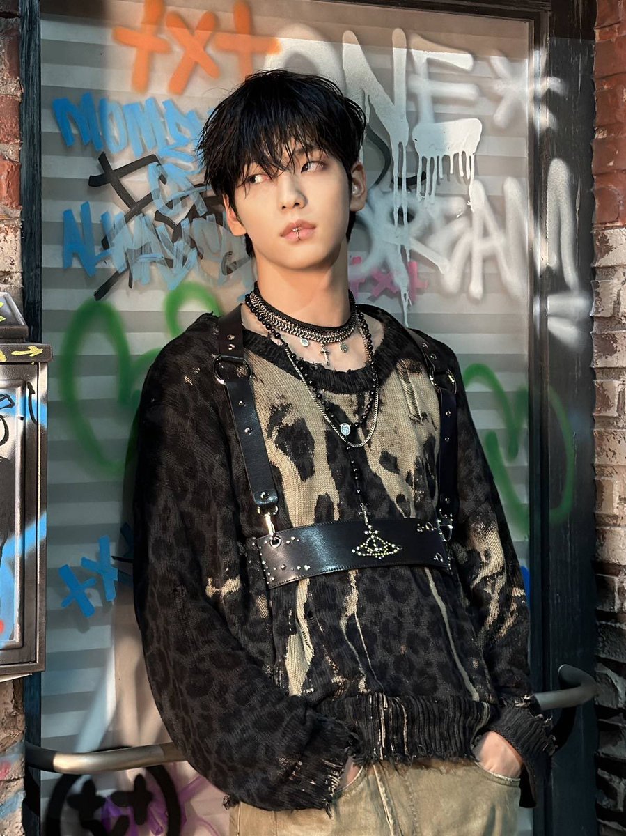 txt_sarangdan2's tweet photo. 231107 #TOMORROW_X_TOGETHER TikTok https://t.co/ti7MzdsLgN