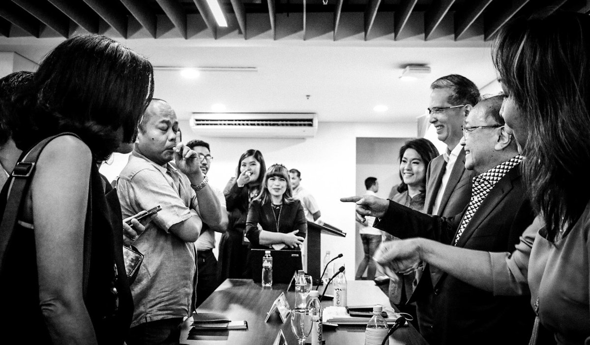 pldt's tweet photo. Notwithstanding persistent macroeconomic challenges, PLDT Inc. today announced that Gross Service Revenues grew 3% to ₱149.8 billion while Consolidated Service Revenues (net of interconnect costs) grew by ₱1.1 billion to an all-time high of ₱142.3 billion in the first nine months of 2023. In the third quarter, Consolidated Service Revenues grew by ₱0.3 billion to ₱47.8 billion compared with the second quarter. Data and broadband, which grew by 4%, or ₱4.1 billion, to ₱116.9 billion, contributed 82% of consolidated service revenues. https://t.co/41BA6wJAsa