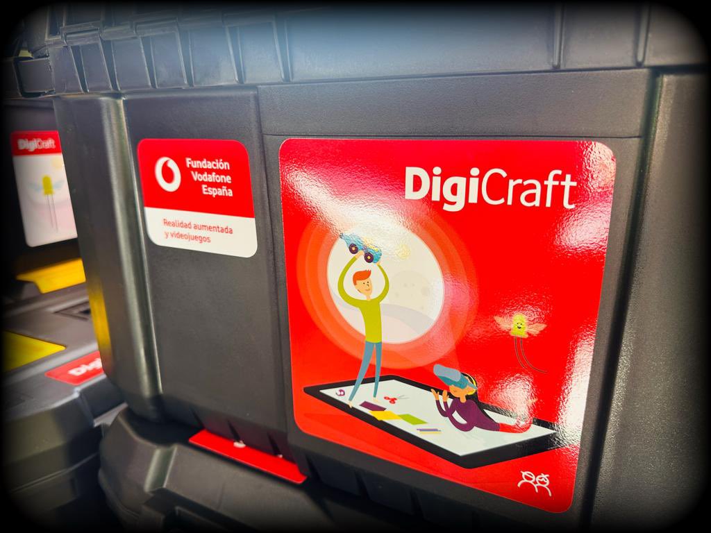 Presentación del nuevo Programa Educativo “Digicraft en tu Cole” en el CEIP San Pablo <a href="/MurciaSanPablo/">CEIP San Pablo Murcia</a> donde participan 65 centros educativos de Ed. Primaria de la Región de Murcia fruto del convenio de colaboración entre <a href="/FundVodafone/">Fundación Vodafone</a> y <a href="/Educarm/">Educarm</a> 
➕ℹ️➡️ onx.la/fbd66