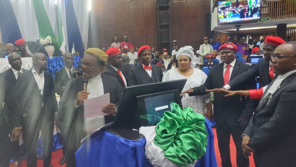 Pessimadezmond's tweet photo. MPs elect of the All People’s Congress party subscribe the oath of office as full fledged members of parliament. The outcome of a democratic process will only be delayed but can’t be overturned. Let’s work together for a progressive Sierra Leone. https://t.co/hy2LpXVJRc