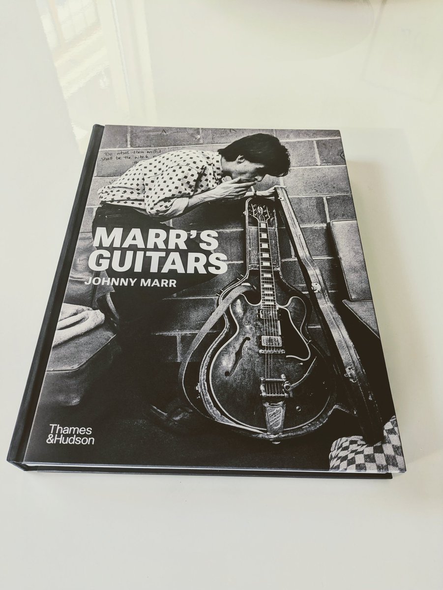 A thing of absolute beauty ! @Johnny_Marr #marrsguitars