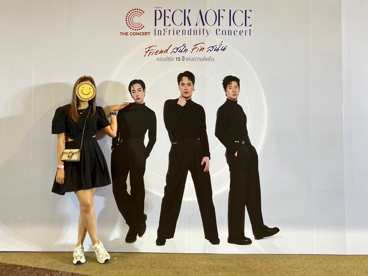 peckandi's tweet photo. อีกเรื่องที่ขอร้องผู้จัดนะคะ งานต่อไปขอ backdrop เฮียเท่าตัวจิงได้มั้ยคะ ขยายอีกนี้สสส เฮียตะเล้กตะน้อยเกิ๊นนน🥹🥹🥹

#เป๊กผลิตโชค #PeckPalitchoke 
#PeckAofIceInFriendnityConcert https://t.co/LQd8lVaAGI