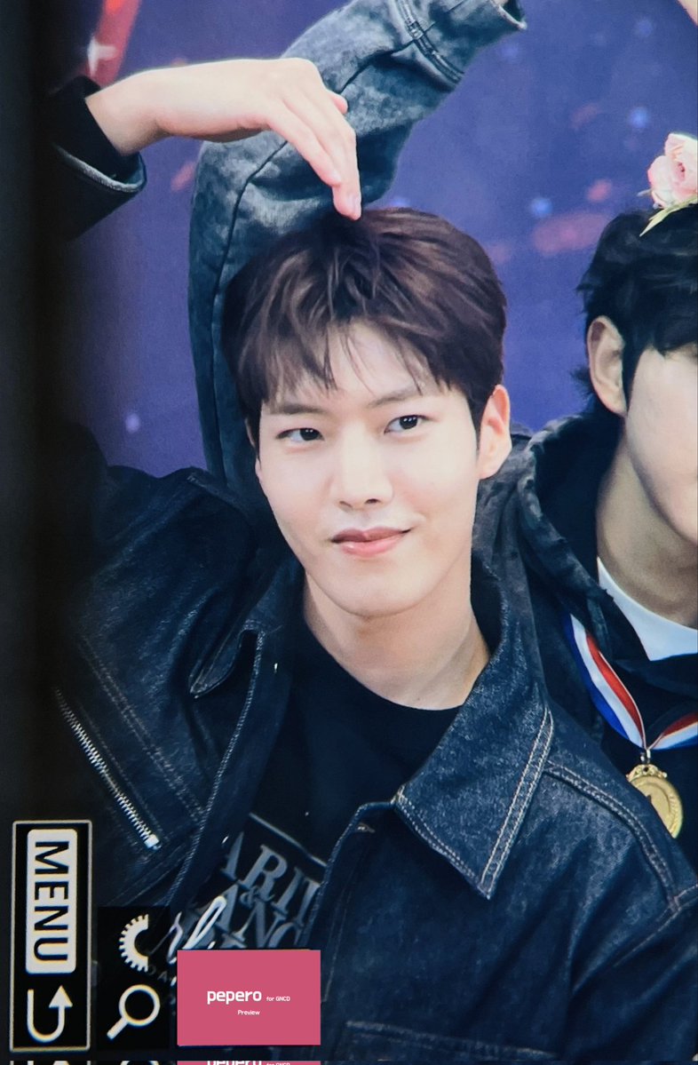 LeeDaeyeolBR's tweet photo. [📸] 061123 | Daeyeol como DJ no IDOL RADIO 3, da MBC FM4U.

[#대열 #DaeYeol #이대열 #LeeDaeYeol #GoldenChild #골든차일드] cr. pepero_DY211 https://t.co/y2MqzqnDKU