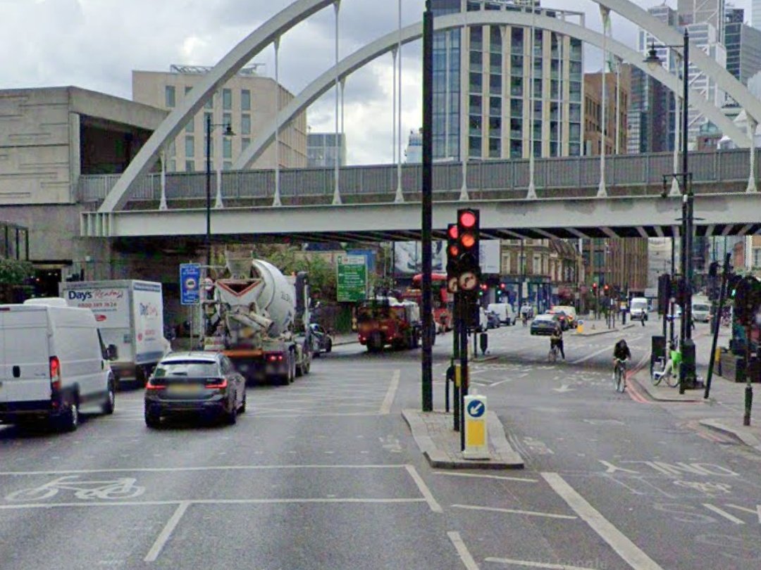 hackney_cycling's tweet photo. Nearby to the notorious 'Shoreditch Triangle' tangle between Old Street and Liverpool Street/Bethnal Green is another Hackney #DangerousJunction - the Shoreditch High St-Bethnal Green Rd junction ranks 26.
https://t.co/vQ5cmL6yuf https://t.co/y5S5tqYvIA