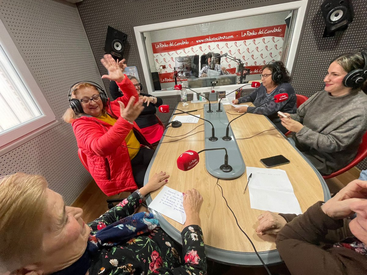 SolidaridadIn's tweet image. 🎉 ¡ #RocianadelCondado #Huelva! 🎊  Clausuramos los talleres del #ProgramaCuentaConmigo. 💪💫

📻 ¡Estamos en antena! Hemos compartido nuestras experiencias en #RadioRociana. Minuto 00:36:35 🎙️👇
radiorociana.com/player/alacart…

¡Unidas, construyendo envejecimiento activo! 🤗