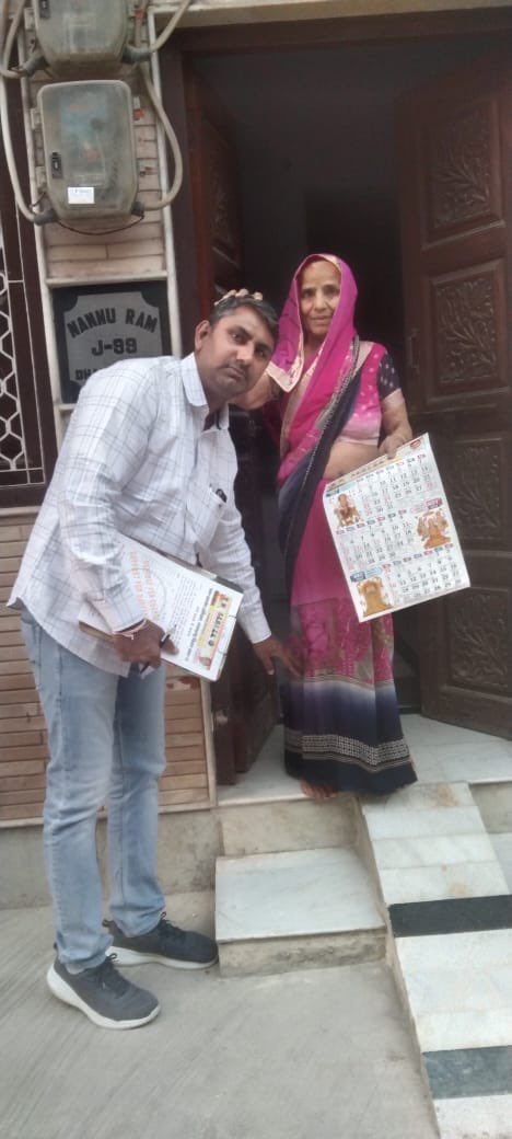 NaveenDagar_Bjp's tweet photo. #Day159
#जन_समर्थन_अभियान
#नजफ़गढ़_विधानसभा_35
#एक_परिवार_एक_हस्ताक्षर
आज नजफ़गढ़ विधानसभा के #J_Block व #B_Block (#Dharampura_Extension) क्षेत्र में राजनैतिक बदलाव, नजफ़गढ़ की उन्नति व हर जन की सुरक्षा और सम्मान के लिए #जन_समर्थन_अभियान चलाया व समर्थन में सम्मानित निवासियों के हस्ताक्षर प्राप्त किए।हम सभी पर परमात्मा का आशीर्वाद सैदव बना रहे।आप सभी अपना साथ,सहयोग और आशीर्वाद बनाए रखे।हम सब मिलकर नजफ़गढ़ का एक नया अध्याय लिखेगे।
@narendramodi @AmitShah @JPNadda @blsanthosh @byadavbjp @PandaJay @PavanRanaRSS @Virend_Sachdeva @p_sahibsingh @BJP4Delhi