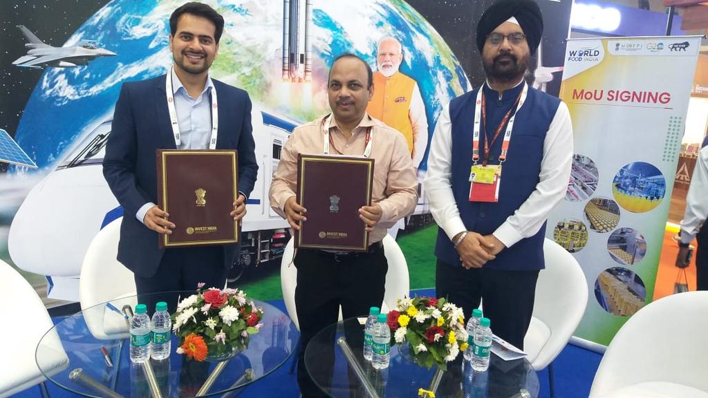 MOFPI_GOI's tweet photo. #MOFPI signed the Memorandum of Understanding (MoU) with @DairyCraft at mega food event @worldfoodindia. 

#WorldFoodIndia2023 #WFI2023 #FoodProcessing #FoodEvent #SustainableFood #IYM2023
#ProcessingForProsperity https://t.co/bNULt0yaI8