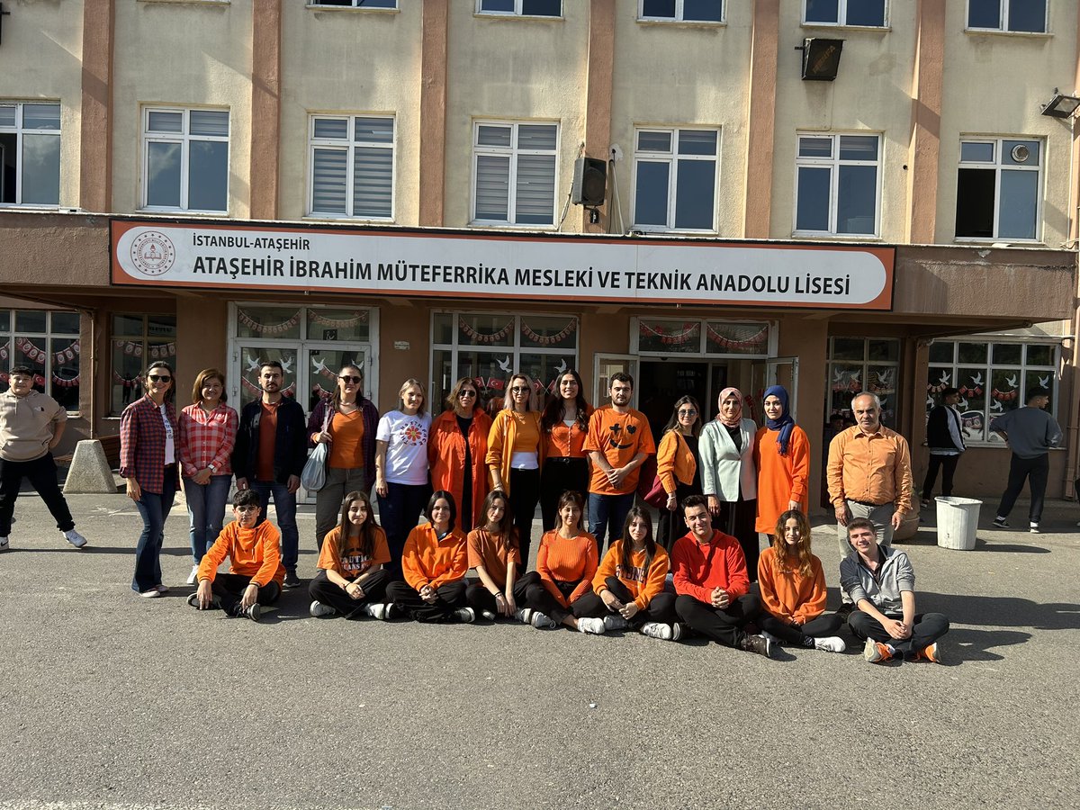 2-8 Kasım Lösemili Çocuklar Haftası için farkındalık oluşturmak adına turuncu giyinerek destek olan öğretmen ve öğrencilerimize teşekkür ederiz. <a href="/AtasehirMEM/">Ataşehir İlçe Millî Eğitim Müdürlüğü</a> <a href="/istanbul_MTE/">İstanbul Mesleki ve Teknik Eğitim</a>  <a href="/istanbulilmem/">İstanbul İl Millî Eğitim Müdürlüğü</a>