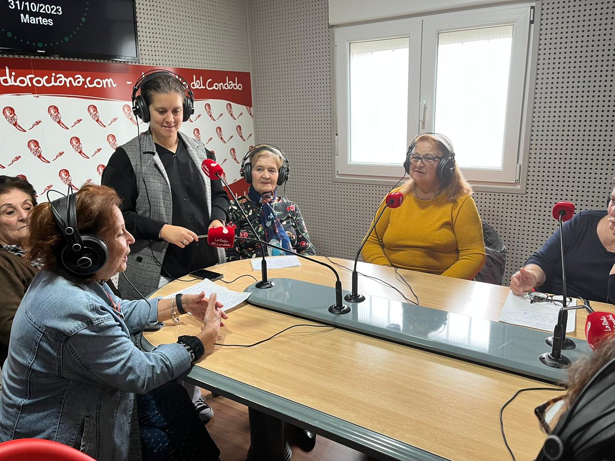 SolidaridadIn's tweet image. 🎉 ¡ #RocianadelCondado #Huelva! 🎊  Clausuramos los talleres del #ProgramaCuentaConmigo. 💪💫

📻 ¡Estamos en antena! Hemos compartido nuestras experiencias en #RadioRociana. Minuto 00:36:35 🎙️👇
radiorociana.com/player/alacart…

¡Unidas, construyendo envejecimiento activo! 🤗