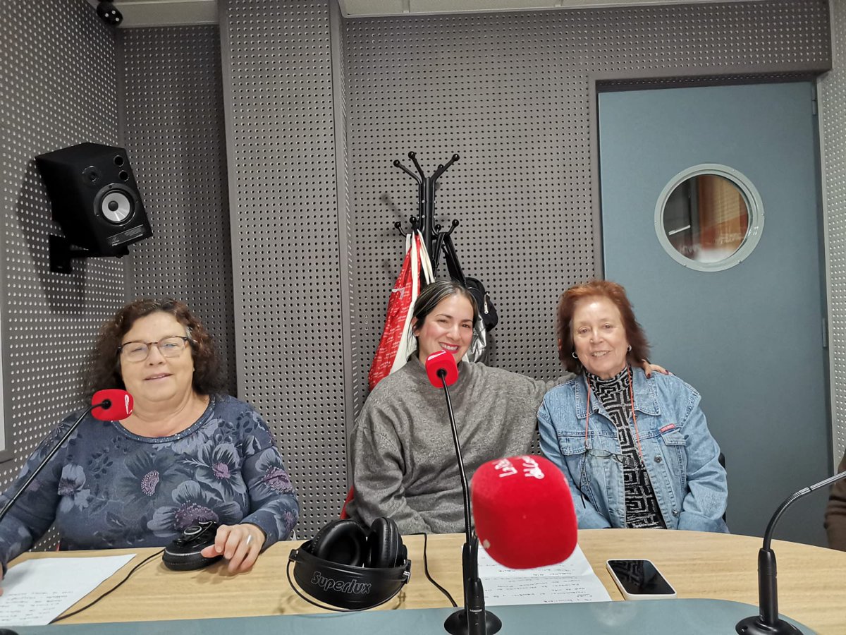 SolidaridadIn's tweet image. 🎉 ¡ #RocianadelCondado #Huelva! 🎊  Clausuramos los talleres del #ProgramaCuentaConmigo. 💪💫

📻 ¡Estamos en antena! Hemos compartido nuestras experiencias en #RadioRociana. Minuto 00:36:35 🎙️👇
radiorociana.com/player/alacart…

¡Unidas, construyendo envejecimiento activo! 🤗