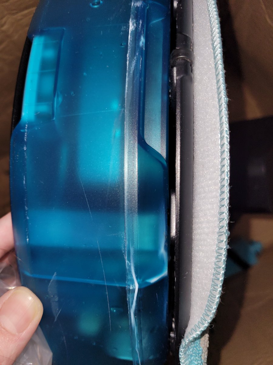 JOSEGAR60066281's tweet photo. He puesto una reclamación por daños en el transporte en una compra de wallapop y no me responde nadie, correos se ha cargado el producto y me ha perdido piezas del paquete que vergüenza @CorreosAtiende @wallapop producto roto, caja destrozada, piezas perdidas https://t.co/OVPTJpbMh9