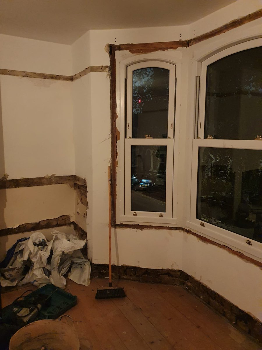 HMOLettingAgent's tweet image. 📸 Back with more from our HMO conversion! Old woodwork&apos;s out, new skirting boards, dado rails, doors are in 🚪🔨. Small touches, huge charm! Follow us to see how details make the difference in property renovation! #HMOConversion #WoodworkWonders #RenovationUpdates 🏡✨🔄