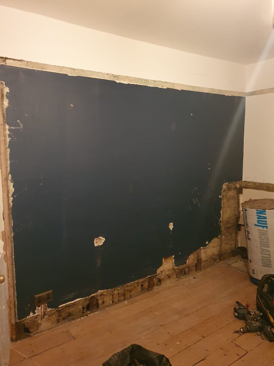 HMOLettingAgent's tweet image. 📸 Back with more from our HMO conversion! Old woodwork&apos;s out, new skirting boards, dado rails, doors are in 🚪🔨. Small touches, huge charm! Follow us to see how details make the difference in property renovation! #HMOConversion #WoodworkWonders #RenovationUpdates 🏡✨🔄