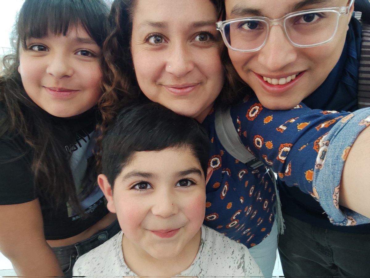 Gracias a todos los que me saludaron por las redes sociales 🤗❣️ Dios me dio mucho este año, y lo mas hermoso esque siempre nos bendice con su amor y gratitud, tengo una familia hermosa y una casita que Dios nos regalo 🤗 que mas puedo pedir? Pues nada, Dios me lo a dado todo ❤️