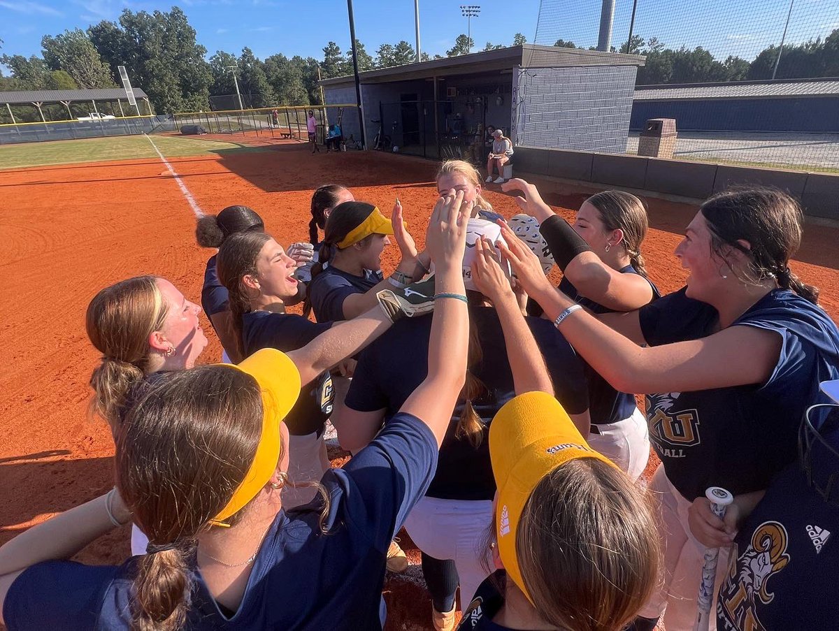 CIURamsSoftball's tweet photo. Mission trip time! In January we’ll be going to Costa Rica for 10 days to share our faith on the 🥎 field. We need lots of help fundraising, please consider donating? 

https://t.co/JgJ0K8rMOp https://t.co/VkSCOgKpgb