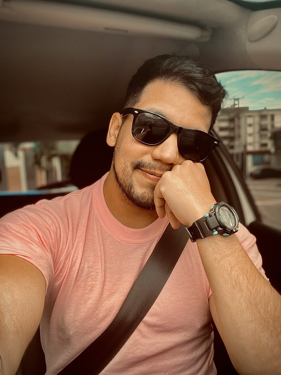 JoseAleUrbinaV's tweet image. Cita este “X” con una foto en gafas 😎